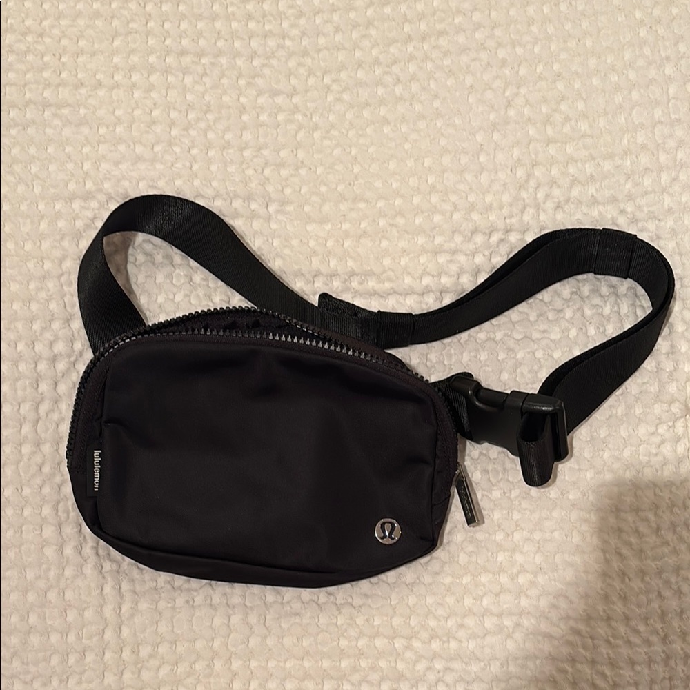 Lululemon belt bag